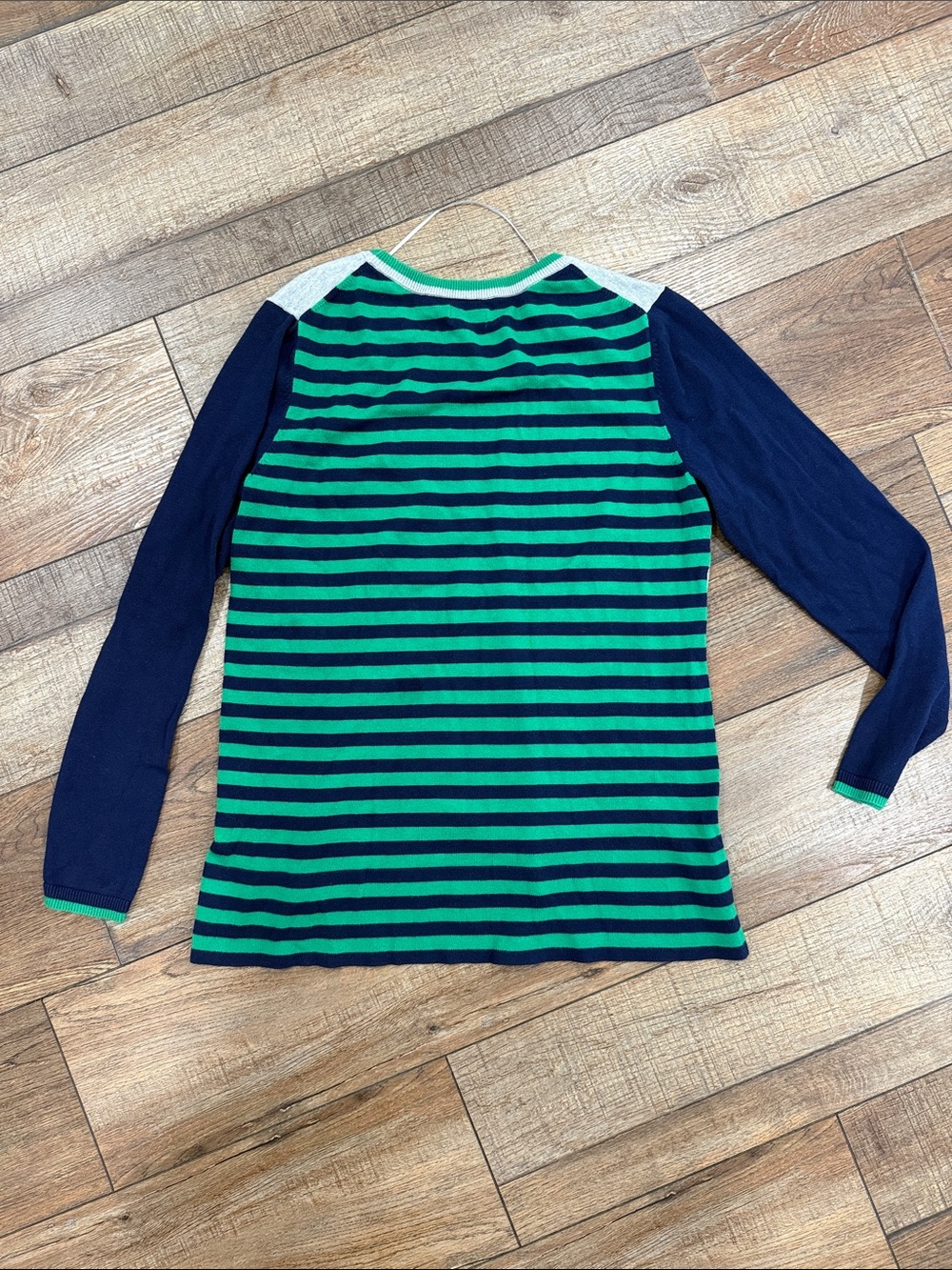 Crown & Ivy ‘Happy' Crewneck Long Sleeve Top in Gray, Navy & Green - Picture 2 of 2